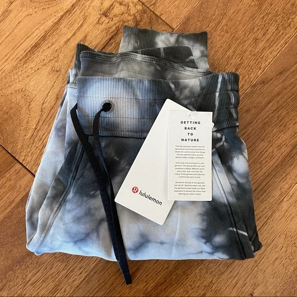 Lululemon Warm Down Jogger - Picture 4 of 6